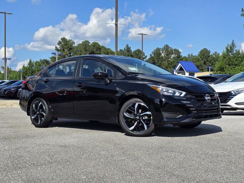 New 2025 Nissan Versa SR w/ Trunk Package image 2