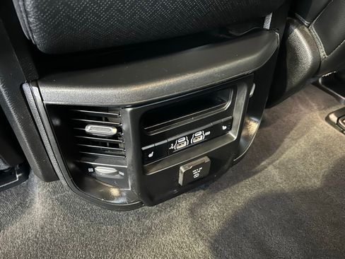 Used 2020 RAM 1500 Laramie AWD/4WD image 27