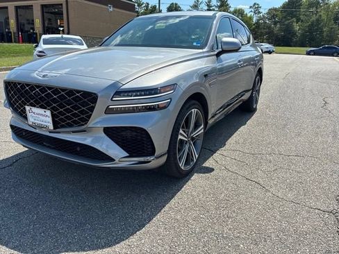 Used 2025 Genesis GV80 3.5T e-SC AWD/4WD image 3