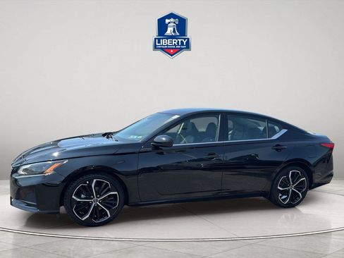 Used 2024 Nissan Altima 2.5 SR FWD image 4