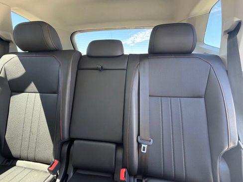 Used 2024 Volkswagen Tiguan Wolfsburg Edition w/ Panoramic Sunroof Package AWD/4WD image 9