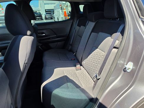 Used 2025 Nissan Kicks SV FWD image 30