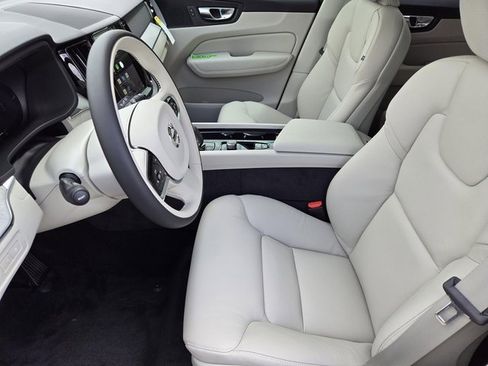 Used 2025 Volvo XC60 T8 Plus w/ Protection Package Premier image 15
