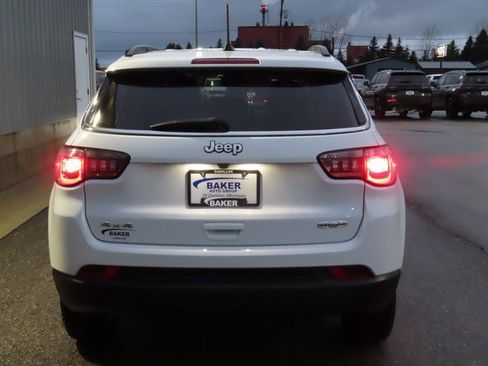 Used 2022 Jeep Compass Latitude image 9