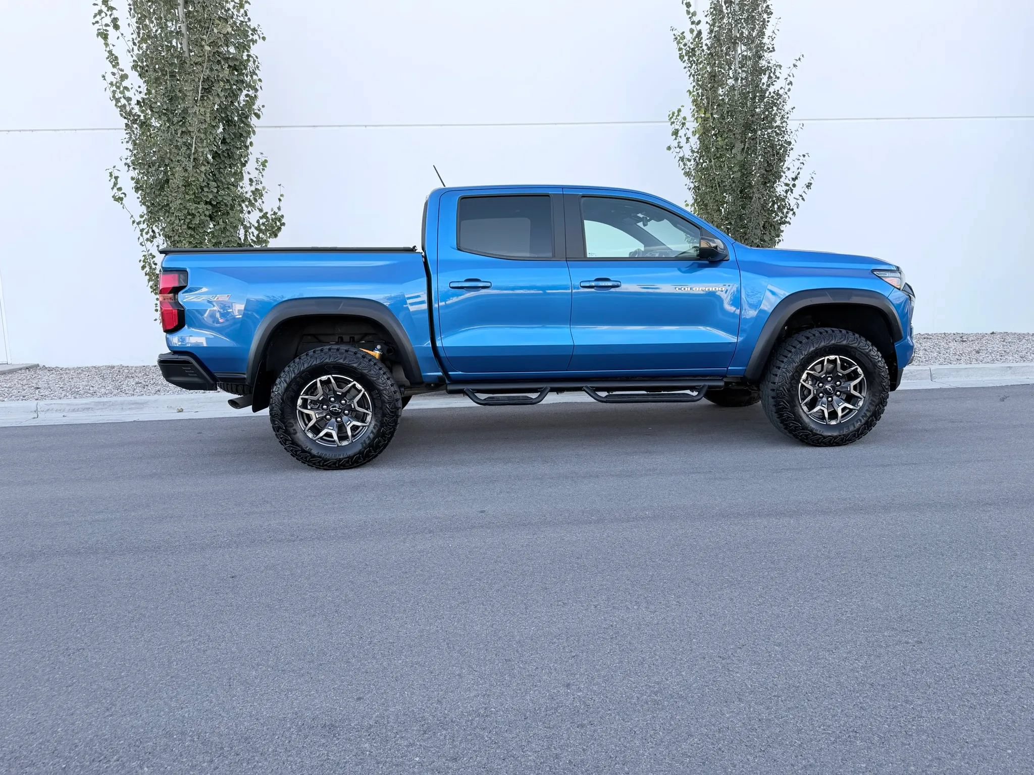 Used 2024 Chevrolet Colorado ZR2 w/ Technology Package AWD/4WD image 3