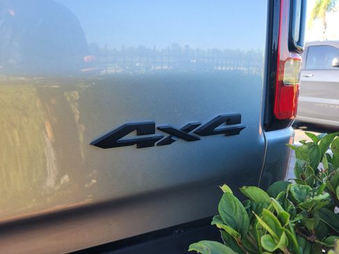 Used 2024 RAM 1500 Laramie AWD/4WD image 5