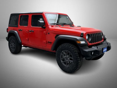 Used 2025 Jeep Wrangler Unlimited Sport AWD/4WD image 3