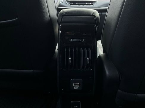 Used 2025 Jeep Compass Trailhawk w/ Trailer Tow Group image 12