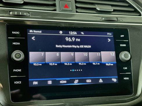 Used 2022 Volkswagen Tiguan SE AWD/4WD image 14