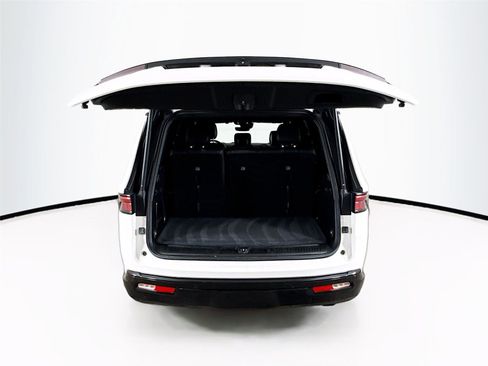 Used 2023 Jeep Wagoneer Series II RWD image 21