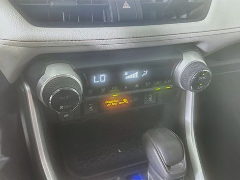 Used 2019 Toyota RAV4 XLE w/ Convenience Package AWD/4WD image 24