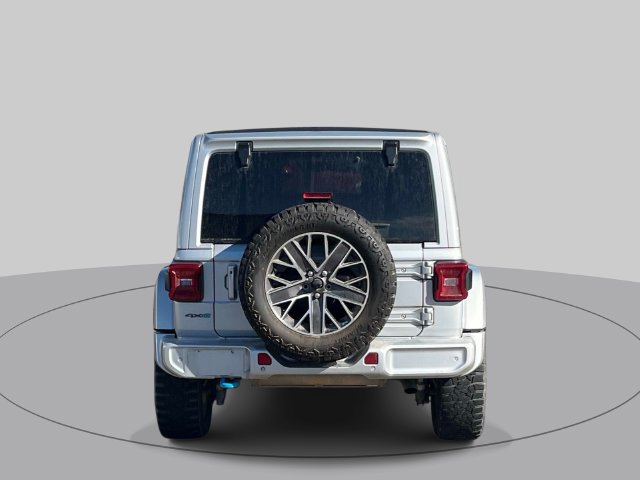 Used 2023 Jeep Wrangler Unlimited Sahara AWD/4WD image 3