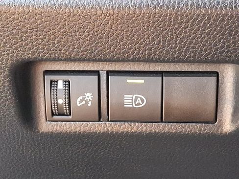 Used 2021 Toyota RAV4 LE w/ Carpet Mat Package (TMS) AWD/4WD image 27