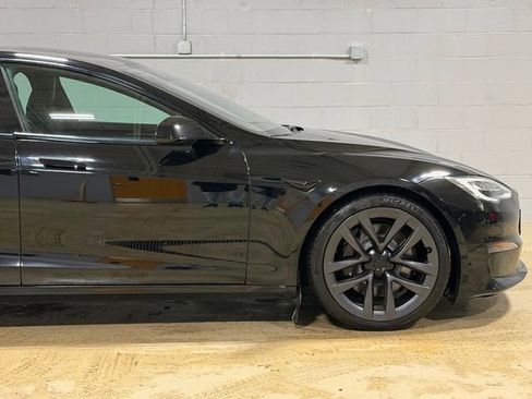 Used 2021 Tesla Model S Plaid image 18