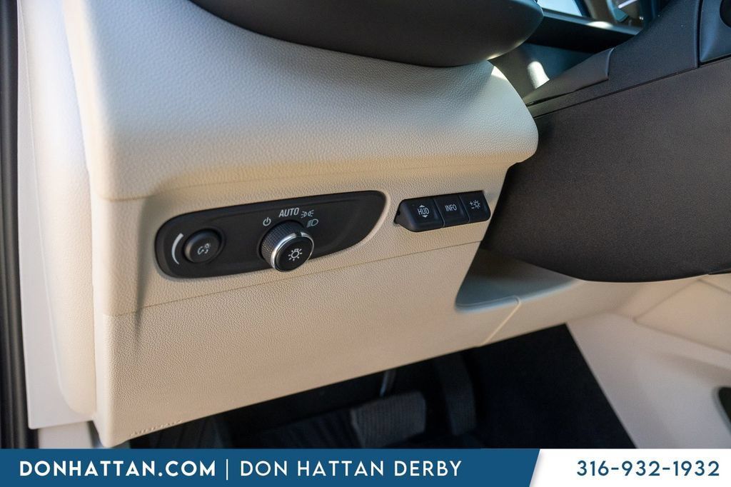 Used 2022 Buick Envision Avenir w/ Premium Seat Package FWD image 14