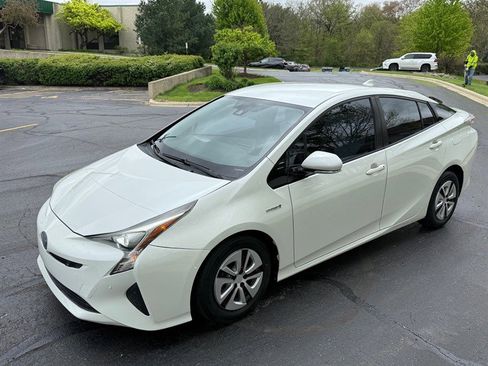 Used 2018 Toyota Prius Four FWD image 10