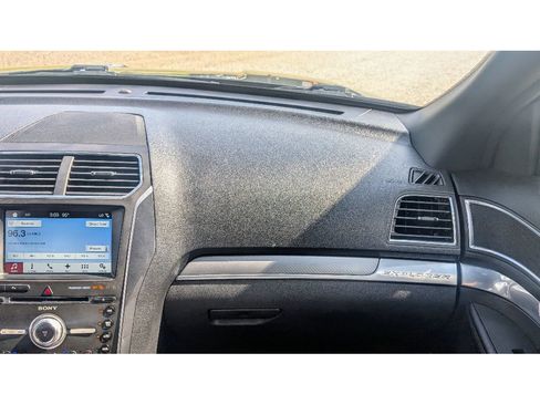 Used 2017 Ford Explorer Sport w/ Equipment Group 401A image 33