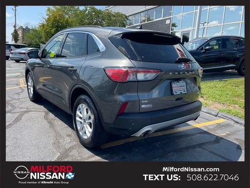 Used 2020 Ford Escape SE AWD/4WD image 3
