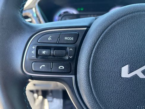Used 2022 Kia Niro LXS image 22