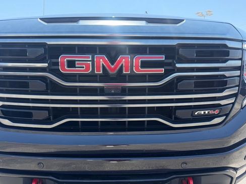 Used 2024 GMC Sierra 1500 AT4 w/ Technology Package AWD/4WD image 7