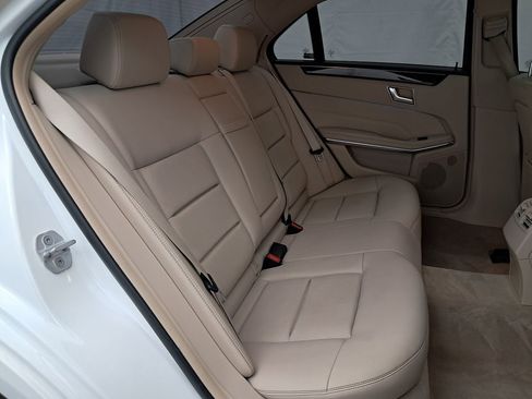 Used 2016 Mercedes-Benz E 350 4MATIC Sedan image 27