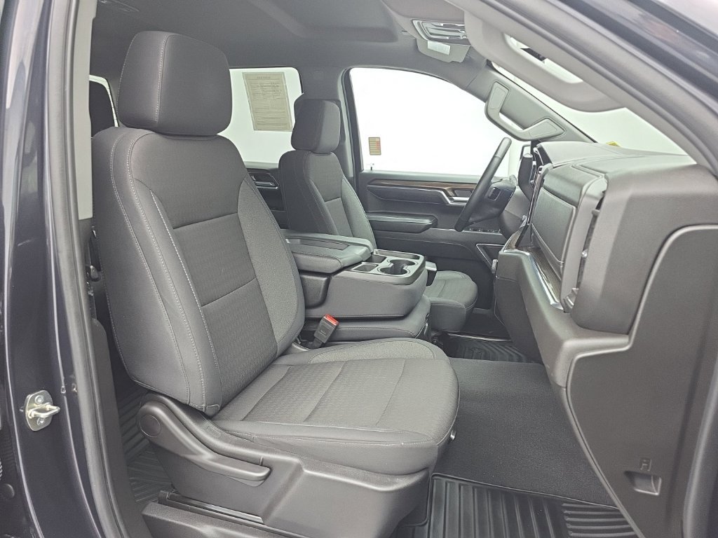 Used 2024 Chevrolet Silverado 1500 LT AWD/4WD image 46