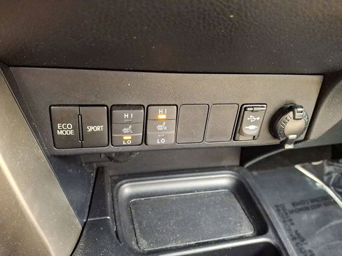 Used 2015 Toyota RAV4 Limited AWD/4WD image 19