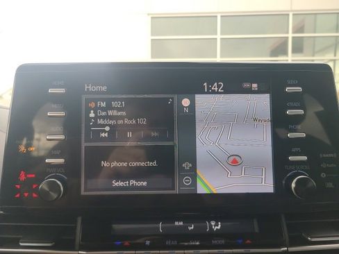 Used 2023 Toyota Sienna XLE image 27