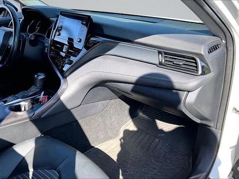 Used 2023 Toyota Camry SE FWD image 14