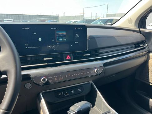 Used 2026 Kia Carnival FWD image 20