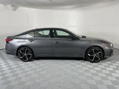 Certified 2024 Nissan Altima 2.5 SR w/ SR Premium Package FWD image 9