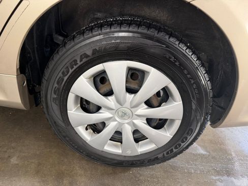 Used 2010 Toyota Corolla LE image 24