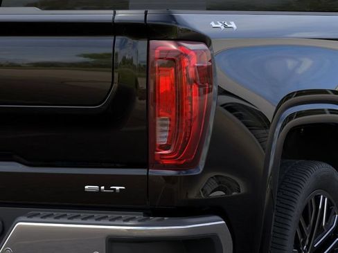 New 2026 GMC Sierra 1500 SLT w/ SLT Premium Plus Package AWD/4WD image 11