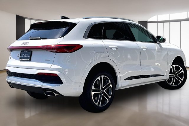 Used 2025 Audi Q5 Premium w/ Convenience Package AWD/4WD image 5