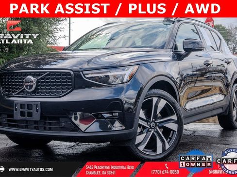 Used 2025 Volvo XC40 B5 Plus image 1