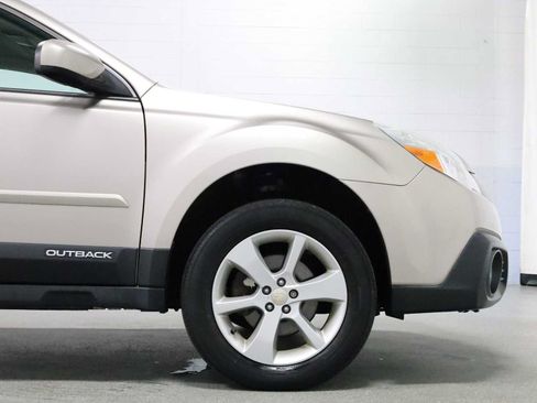 Used 2014 Subaru Outback 2.5i Premium AWD/4WD image 11