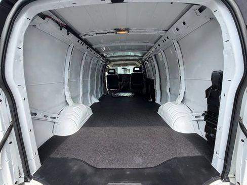 Used 2014 Chevrolet Express 2500 Extended RWD image 41