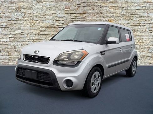 Used 2013 Kia Soul FWD image 5