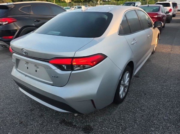 Used 2022 Toyota Corolla XLE FWD image 3