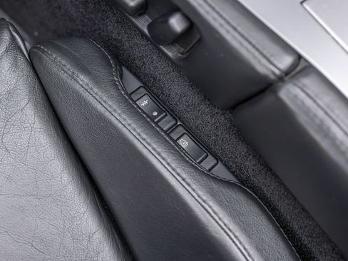 Used 2006 Aston Martin DB9 Volante RWD image 38