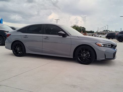 Used 2025 Honda Civic Sport image 13