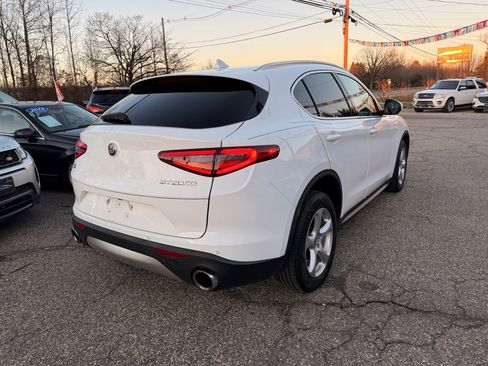 Used 2019 Alfa Romeo Stelvio AWD image 7