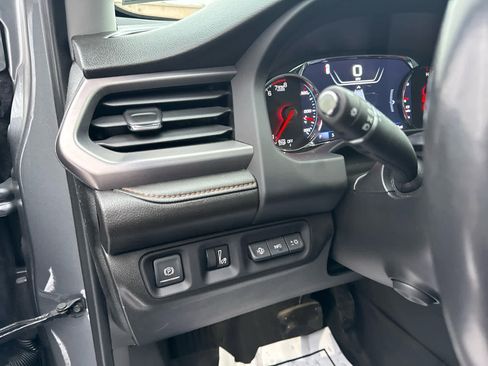 Used 2022 GMC Acadia AT4 w/ Technology Package image 15