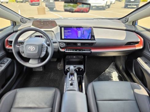 Used 2024 Toyota Prius Prime Premium FWD image 30