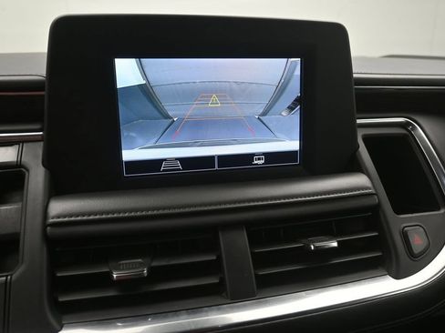 Used 2023 Chevrolet Suburban LS RWD image 3