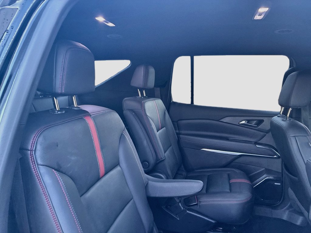 Used 2025 Chevrolet Traverse RS FWD image 29