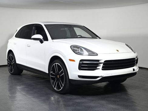 Certified 2023 Porsche Cayenne AWD/4WD image 8