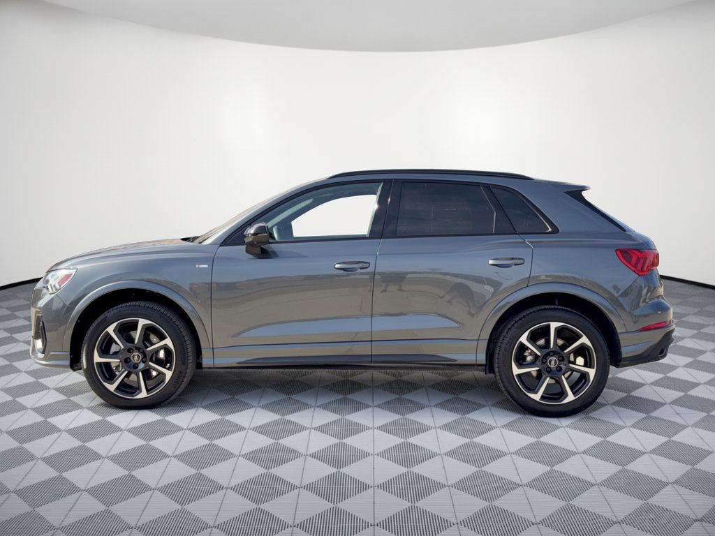 Used 2025 Audi Q3 2.0T Premium Plus w/ Premium Plus Package AWD/4WD image 2