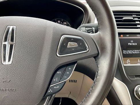 Used 2017 Lincoln MKC Select image 11