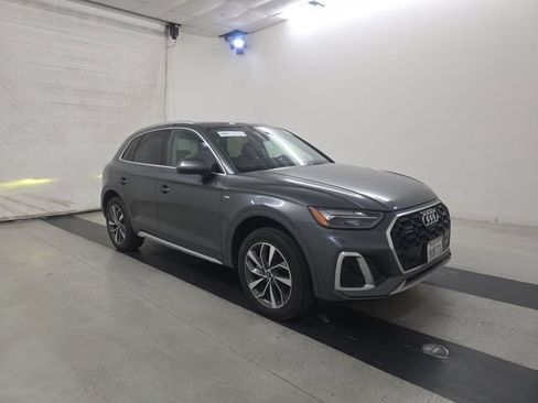 Used 2022 Audi Q5 2.0T Premium Plus w/ Premium Plus Package AWD/4WD image 2